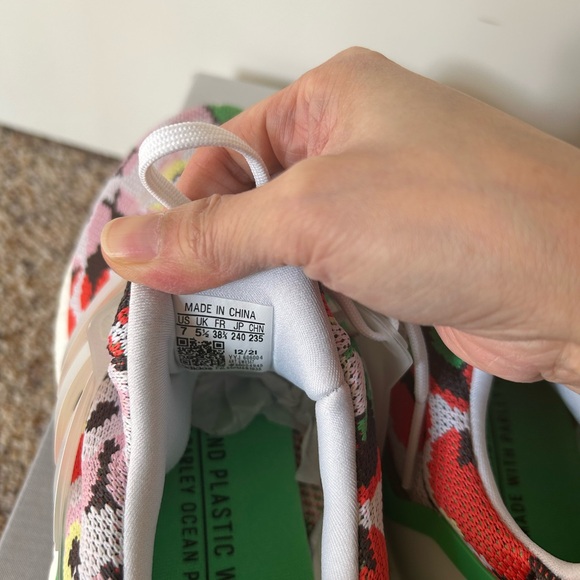 Brand New Adidas x Marimekko Women Ultraboost 5.0 Sneakers size 7 - Picture 8 of 9